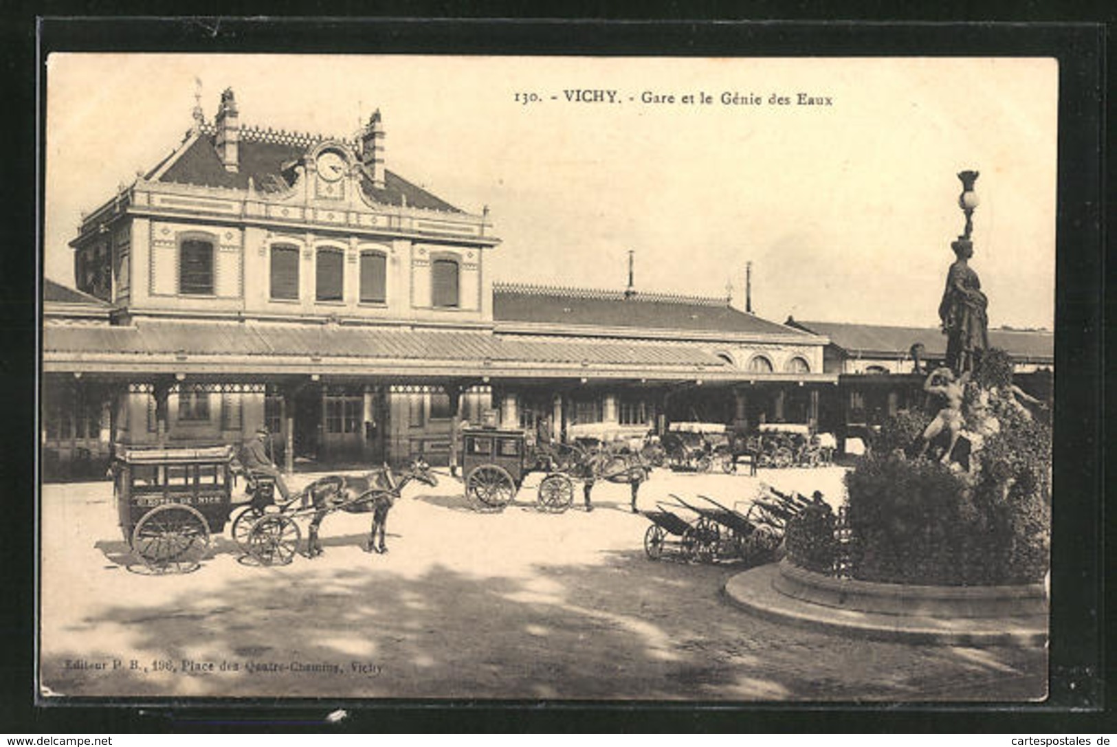 CPA Vichy, Gare Et Le Genie Des Eaux - Vichy