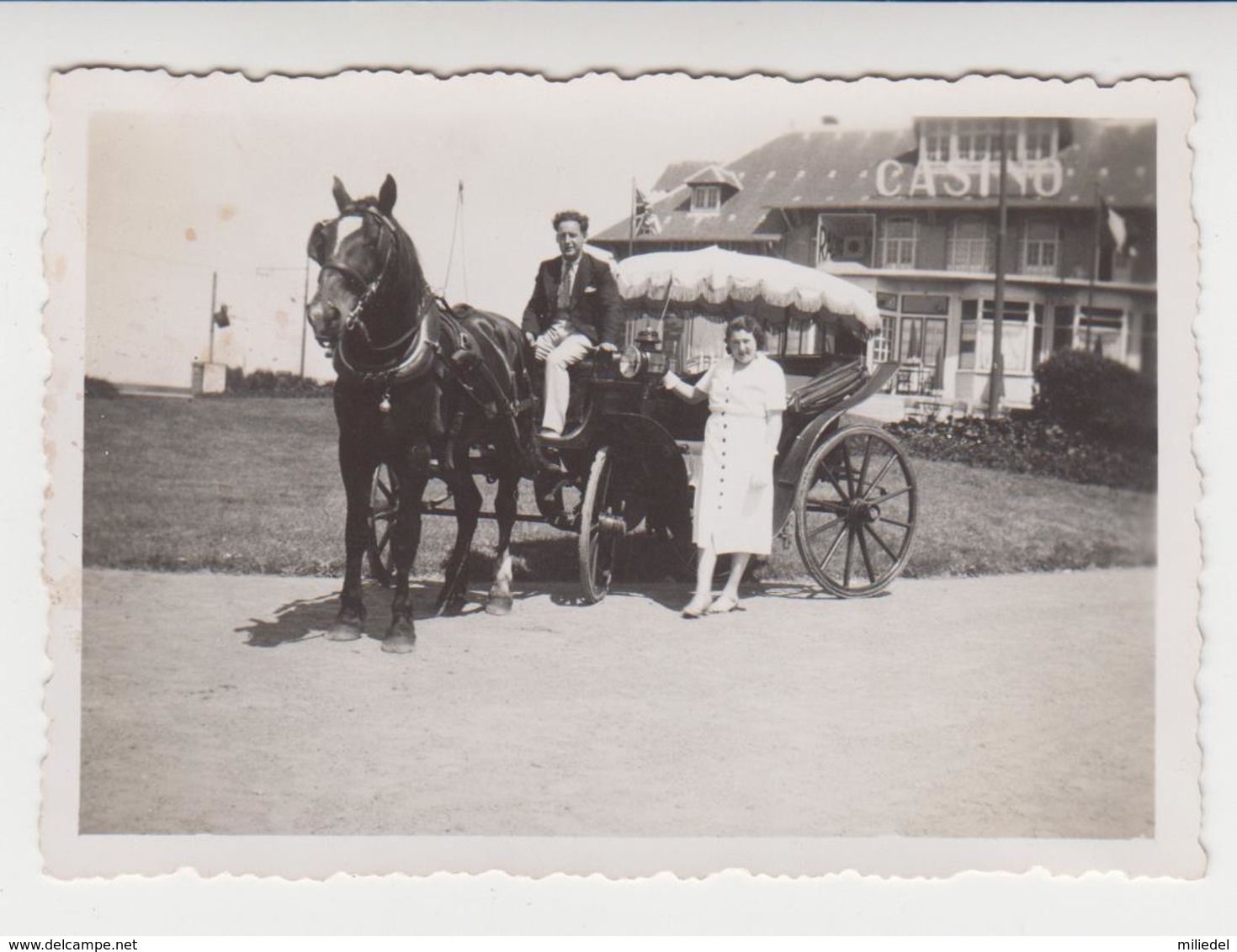 B 309 / 35 :  SAINT - MALO / 1935 /  Le CASINO :   Photo ,recto Verso , Issu D'un Album De Voyage - Lieux