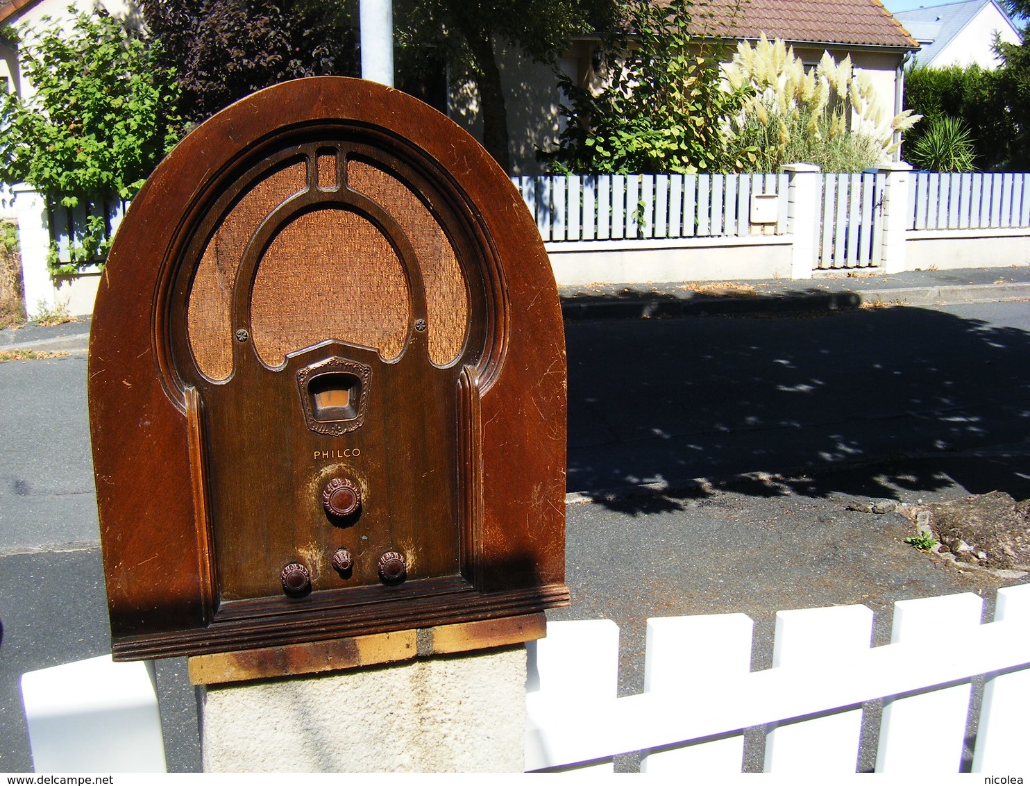 RARE GRANDE RADIO TSF PHILCO FORME ARRONDIE DU GRENIER CHASSIS BOIS EN BON ETAT MAIS PROBABLEMENT A RESTAURER - Appareils