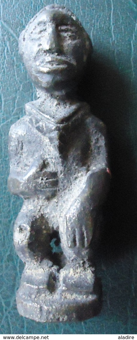 HOMME AU COLLIER DEBOUT - KONGO - Bronze Massif (cire Perdue) - Afrikaanse Kunst