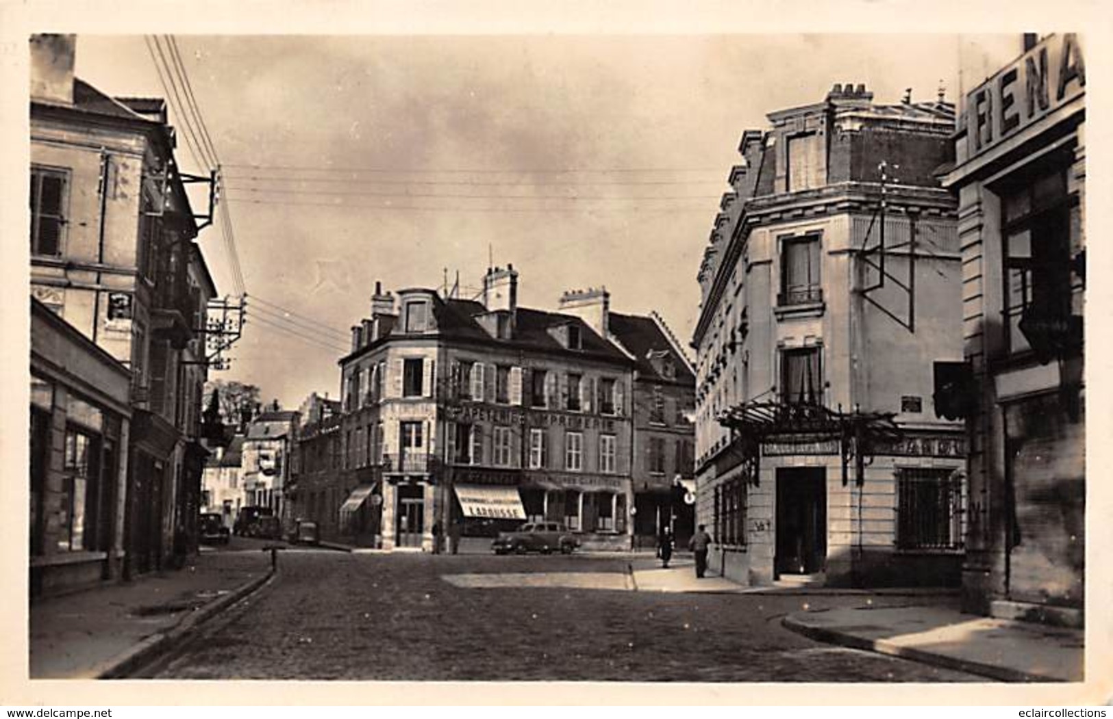 Soissons    02     La Rue Saint Martin En 1955    (voir Scan) - Soissons