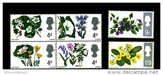 GREAT BRITAIN - 1967  FLOWERS  PHOSPHOR  SET  MINT NH - Nuovi