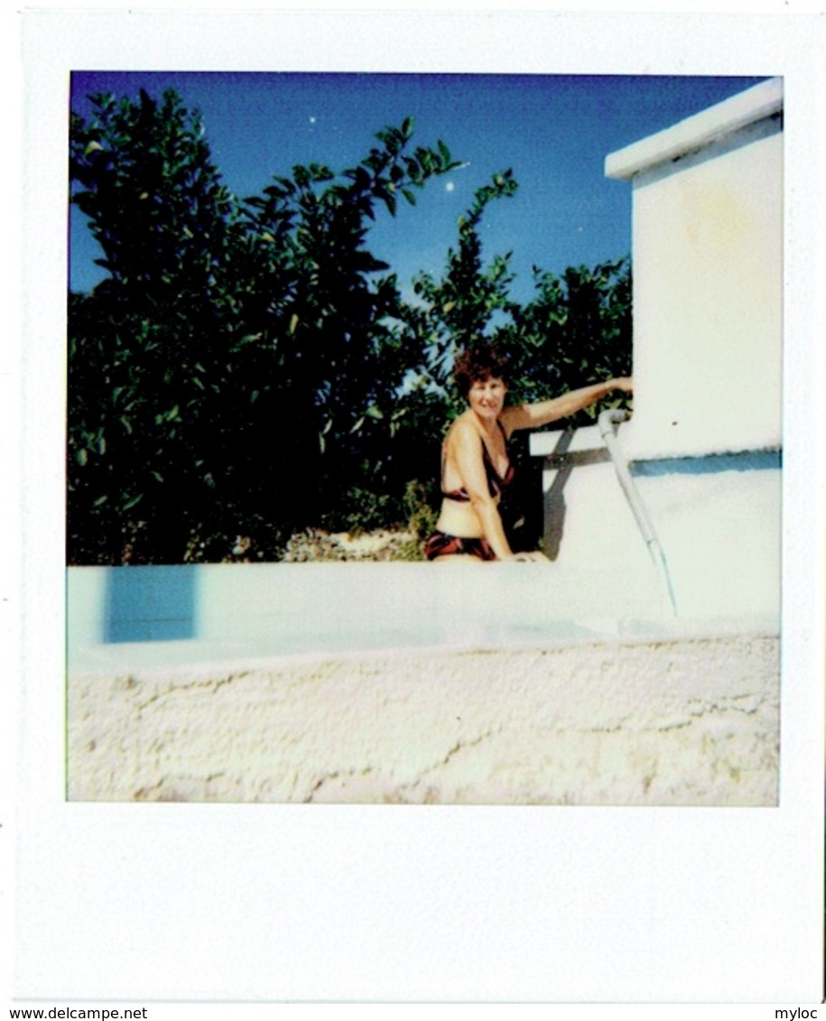 Foto/Photo Polaroïd. Pin Up En Maillot. - Pin-Ups