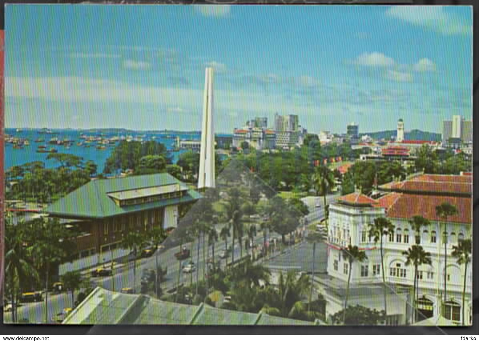 Singapore Beach Road With Raffles Hotel On The Rear - Singapur