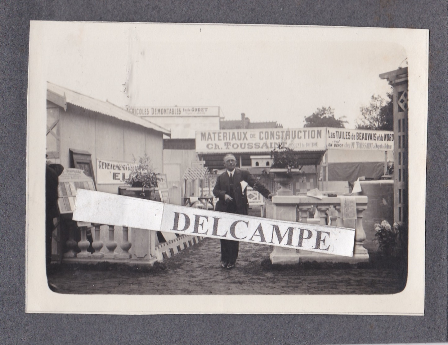 NOGENT LE ROTROU 1930/40 - Photo Originale Du Stand De Mr Ch. TOUSSAINT MAURY Matériaux De Construction ( Eure Et Loir ) - Lieux