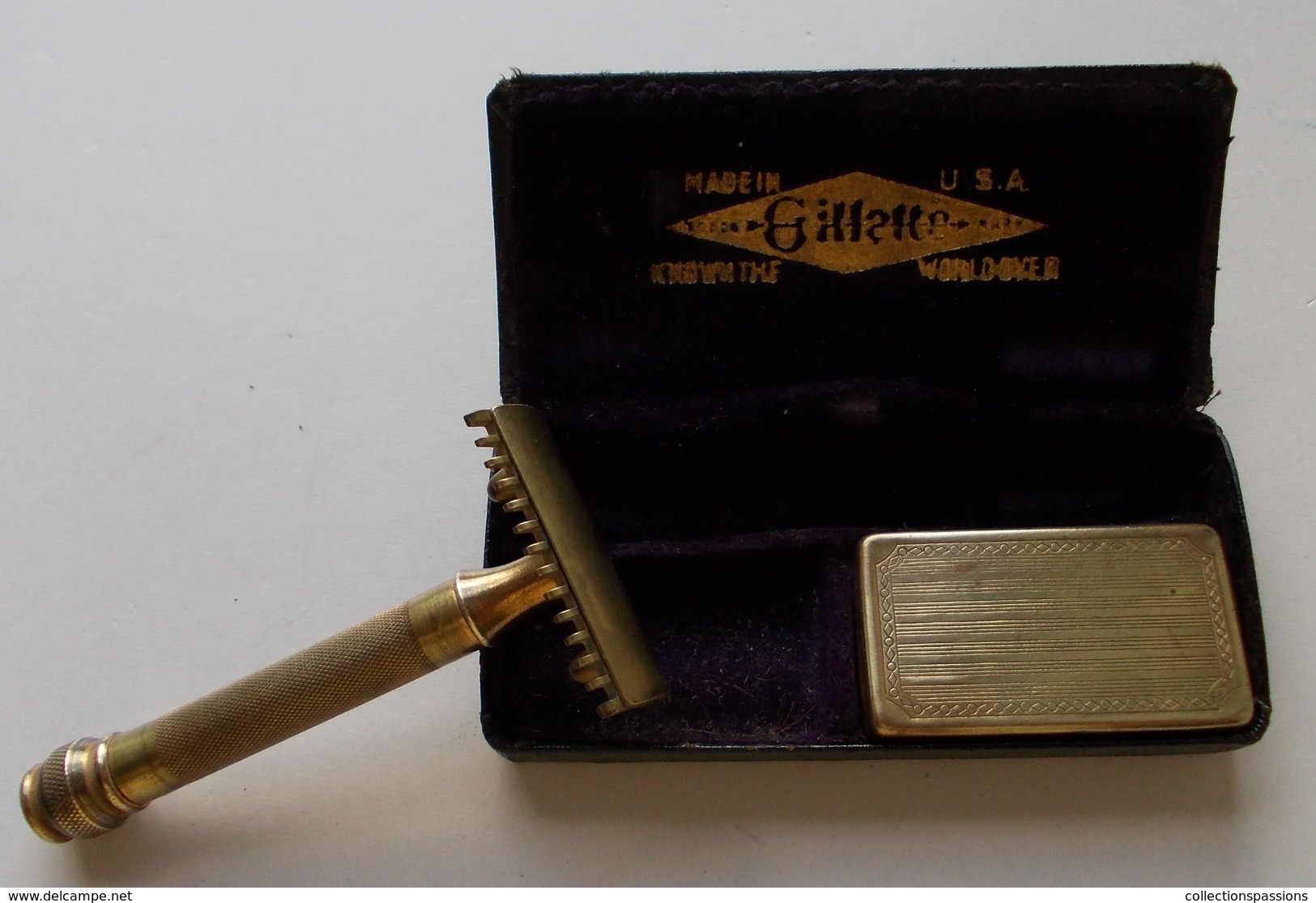 - Ancien Rasoir En Métal - Gillette - Avec Son Coffret - - Accessoires