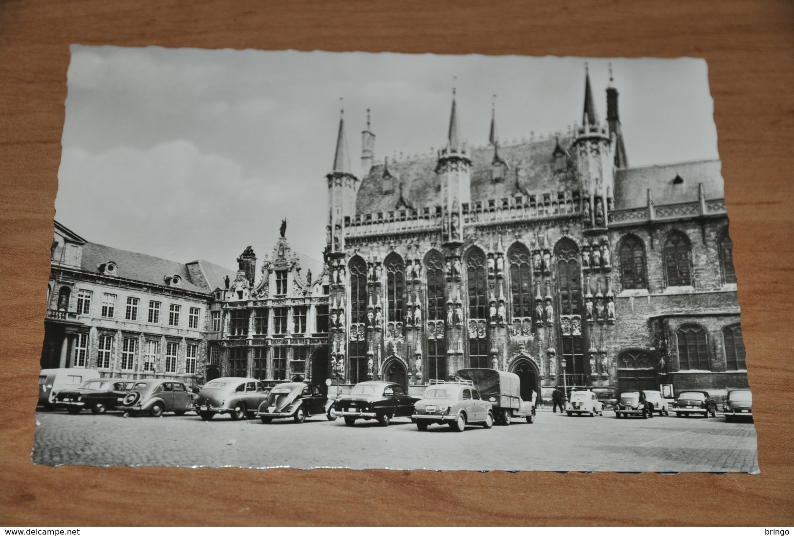 4096- Brugge  Bruges, Stadhuis - 1960 / Auto / Car / Coche / Voiture - Brugge