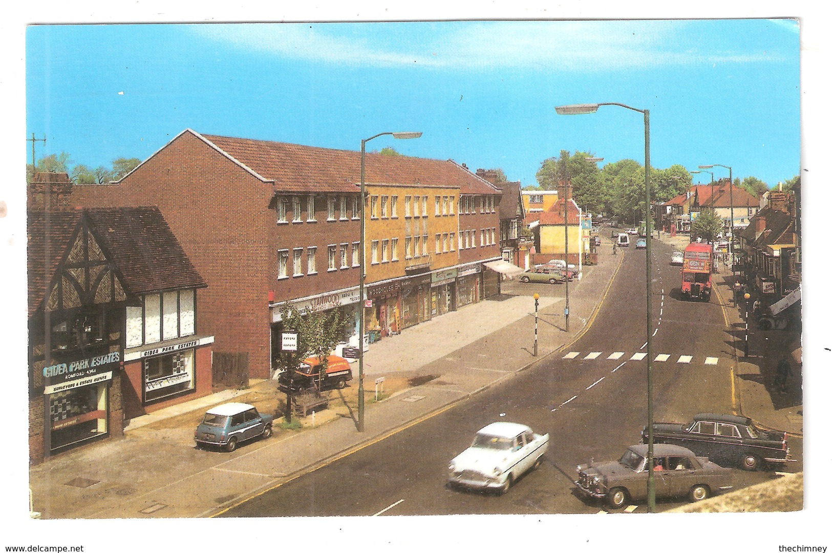 MAIN ROAD GIDEA PARK ROMFORD Essex Postcard 1960'S -70'S UNUSED - Altri & Non Classificati