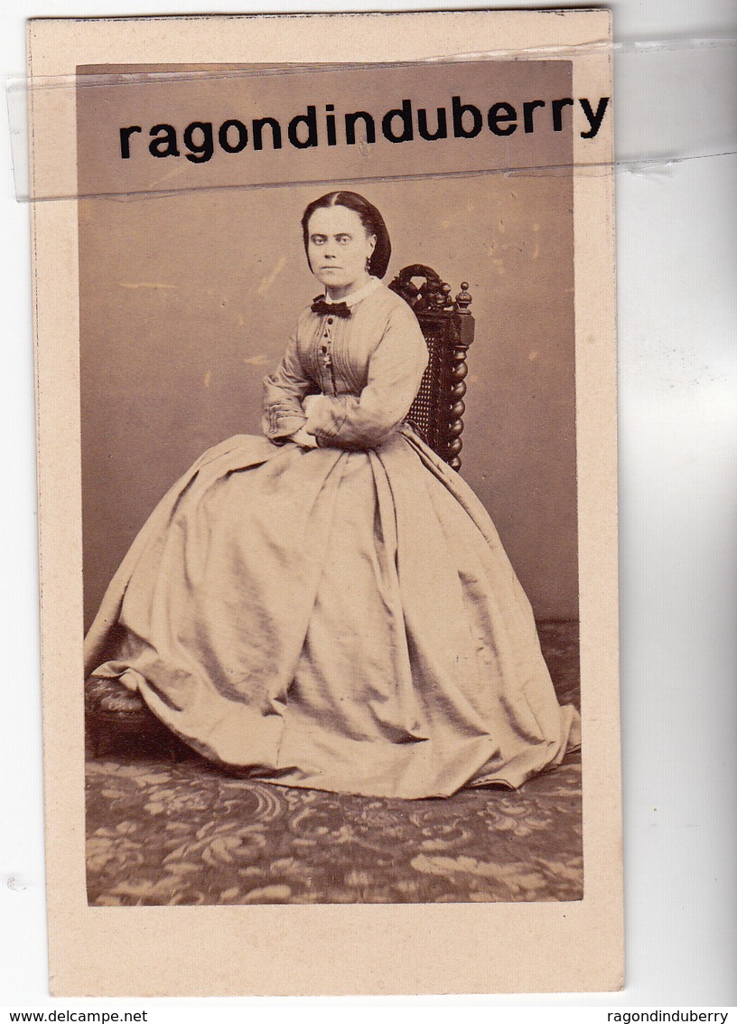 PHOTO CDV - NOBLESSE - JULIE DEYDIER DE PIERREFEU Photog EUGENE DE PARIS Place Du Nv Théâtre TOULON - 1875 Env - Anciennes (Av. 1900)