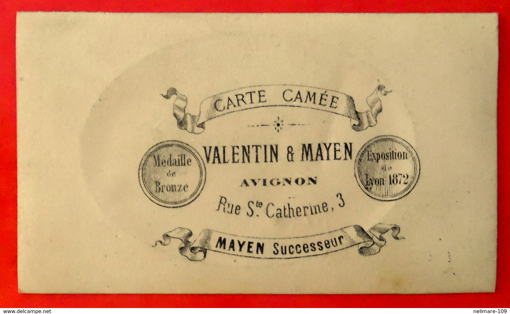 Cdv CARTE DE VISITE Carte Camée HOMME NOEUD PAPILLON PHOTOGRAPHE VALENTIN Et MAYEN AVIGNON 84 VAUCLUSE - Persone Anonimi