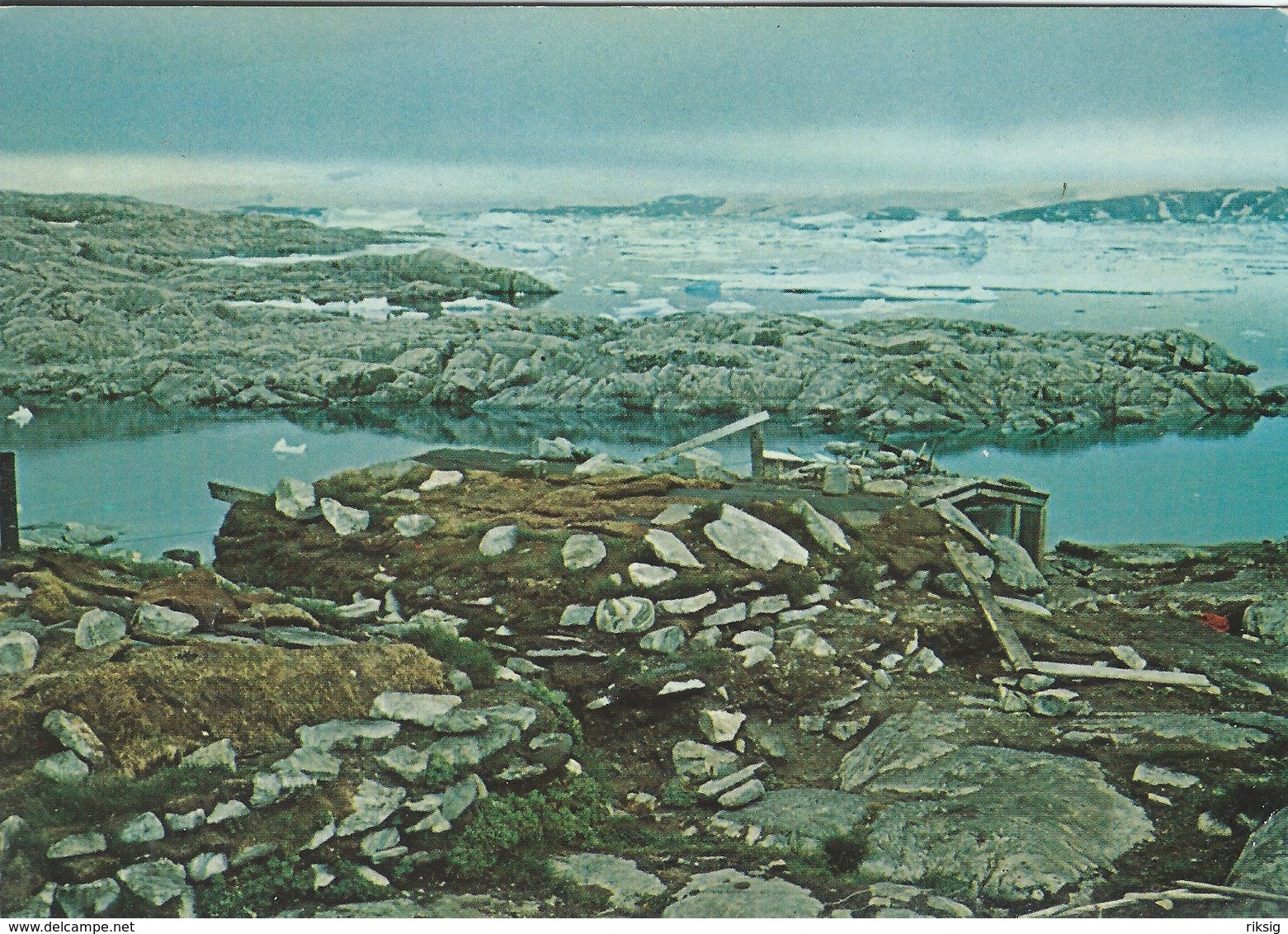 Dwelling-hut At The Sealing Ground, Umivik   Greenland. B-3196 - Groenlandia