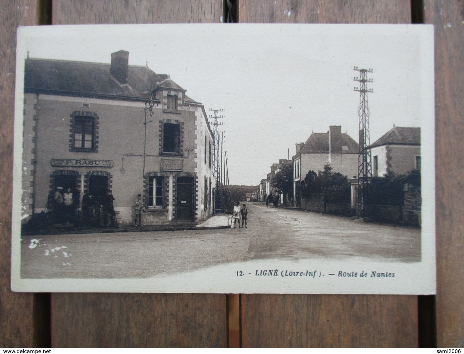 CPA 44 LIGNE ROUTE DE NANTES ANIMEE - Ligné