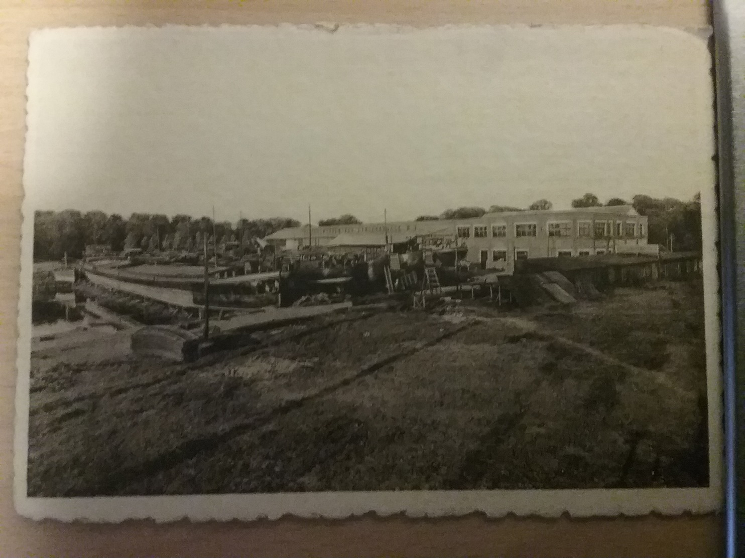 Langerbrugge   Scheepswerf  Chantier    (peniche Schiffe Arken ) - Péniches