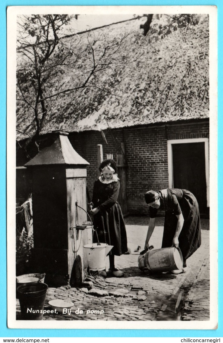 Nunspeet - Bij De Pomp - Fontaine - Pompe - Animée - Uitg. ZWART'S Warenhuis - 1960 - Nunspeet