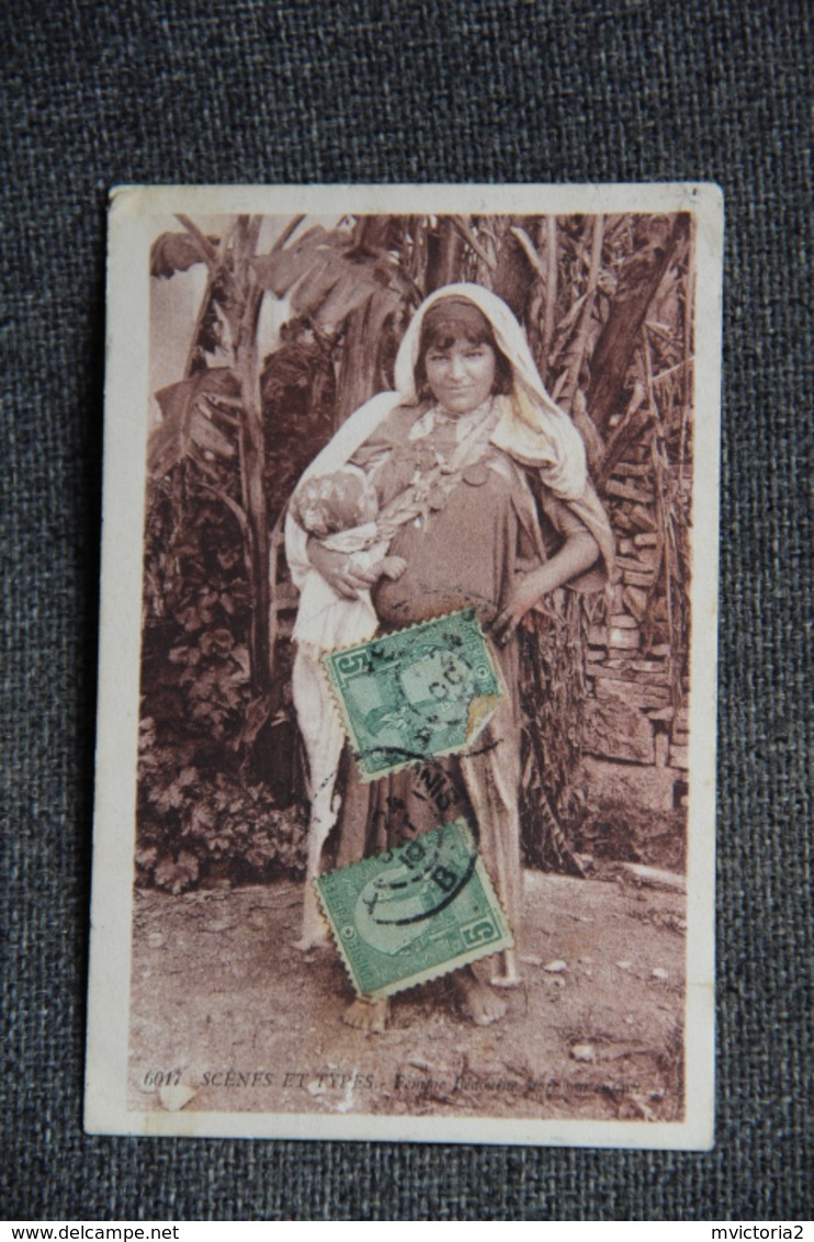 TUNISIE - Femme Bédouine Avec Son Enfant. - Tunisie