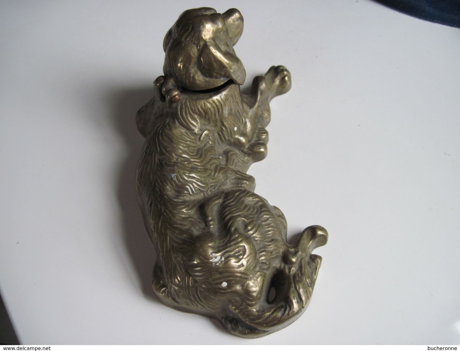 Ancien Encrier En Bronze Chien Labrador Couché 13 Cm 290 Gr  T.B.E. Bel Objet De Vitrine - Inkwells