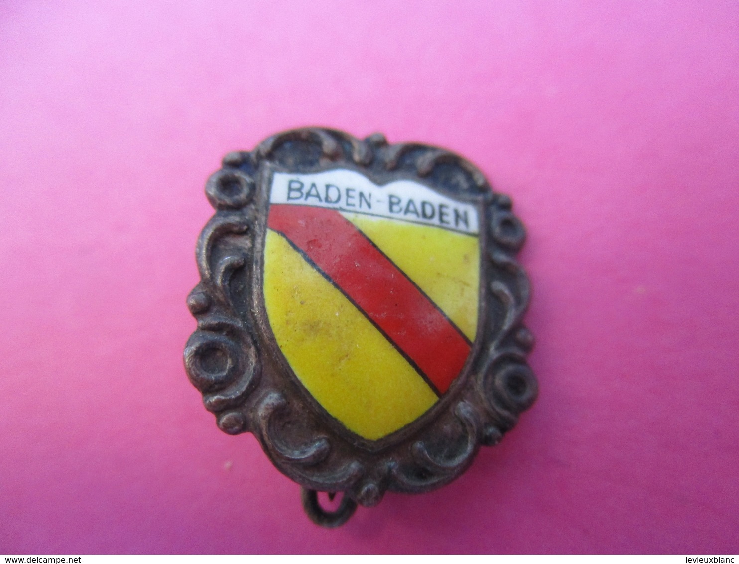 Insigne De Revers à  épingle/Ecusson/BADEN-BADEN/Allemagne/ Bronze Cloisonné émaillé/ Vers 1930-1950       MED254 - Altri & Non Classificati