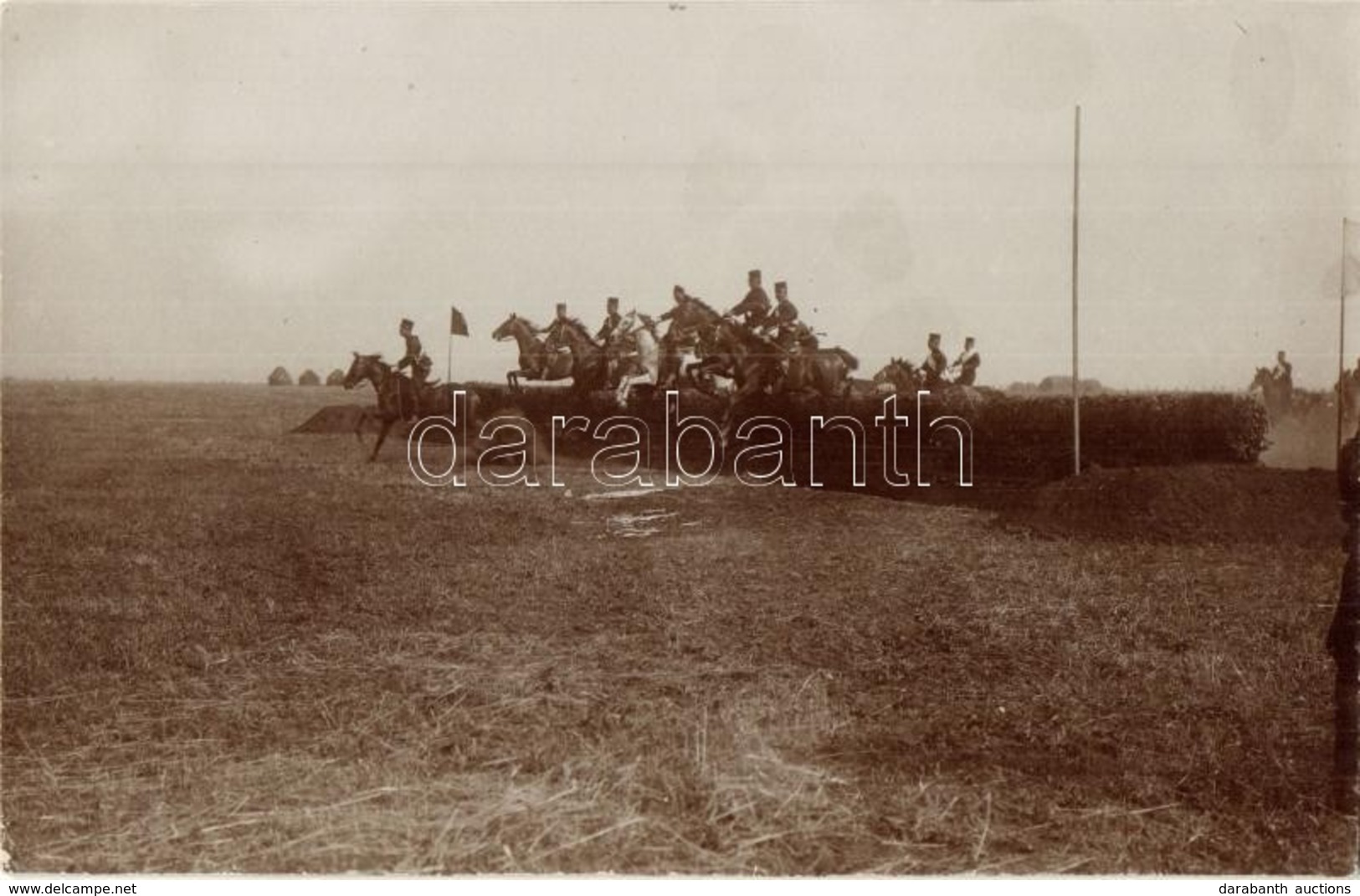 ** T1 Osztrák-magyar Katonai Lóugrató Verseny A Seregben / WWI K.u.k. Military Horse Jump Race In The Army. Photo - Non Classificati