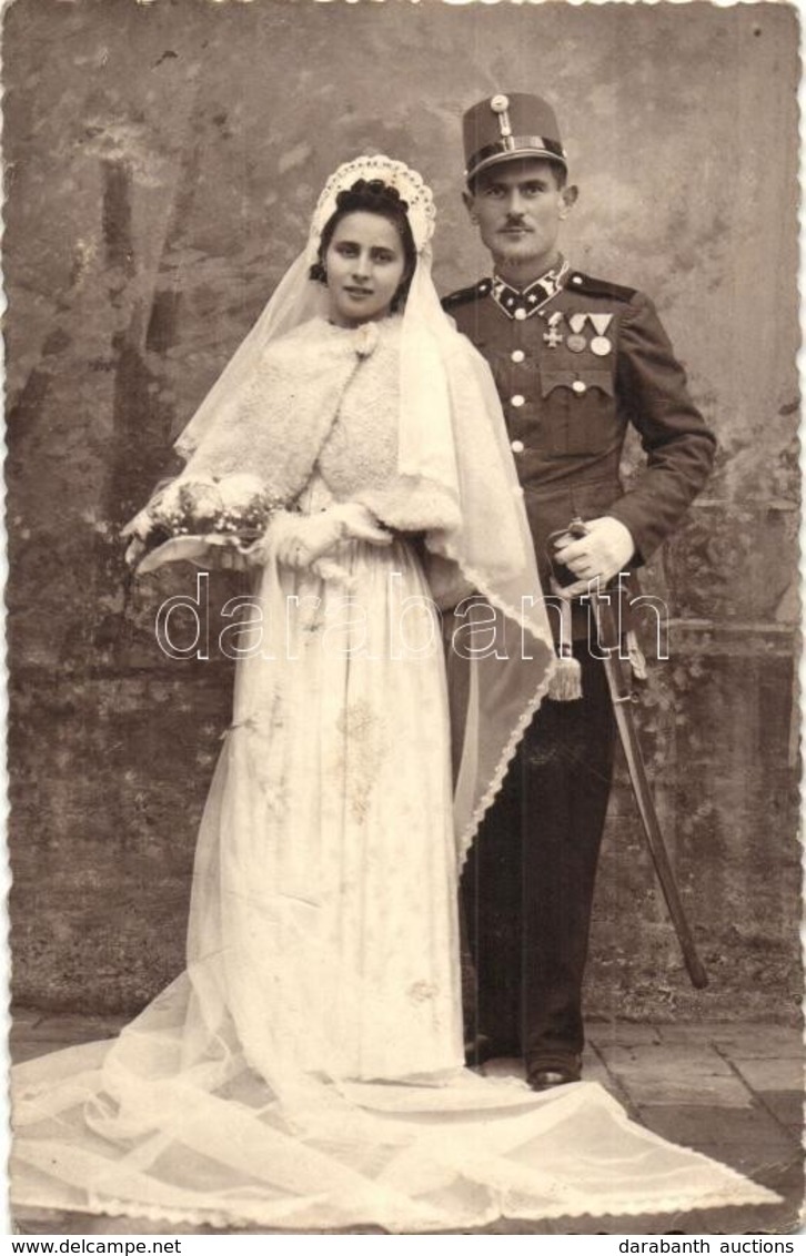 * T2/T3 Honvéd Katona Esküvői Fotója Feleségével / Hungarian Soldier's Wedding Photo With His Wife. Photo (EK) - Non Classificati