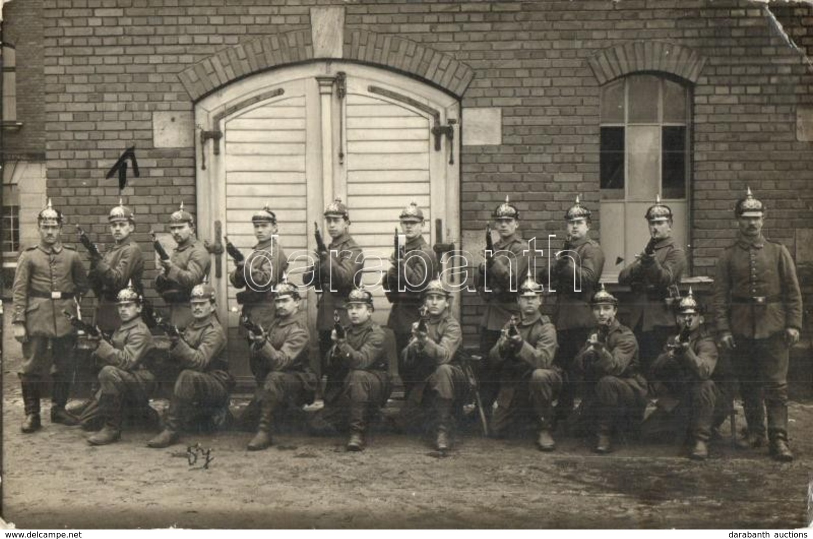 * T2/T3 1916 Német Katonai Csoportkép Tüzelő állásban Puskákkal / WWI Imperial German Army Military Group Photo, Soldier - Non Classificati