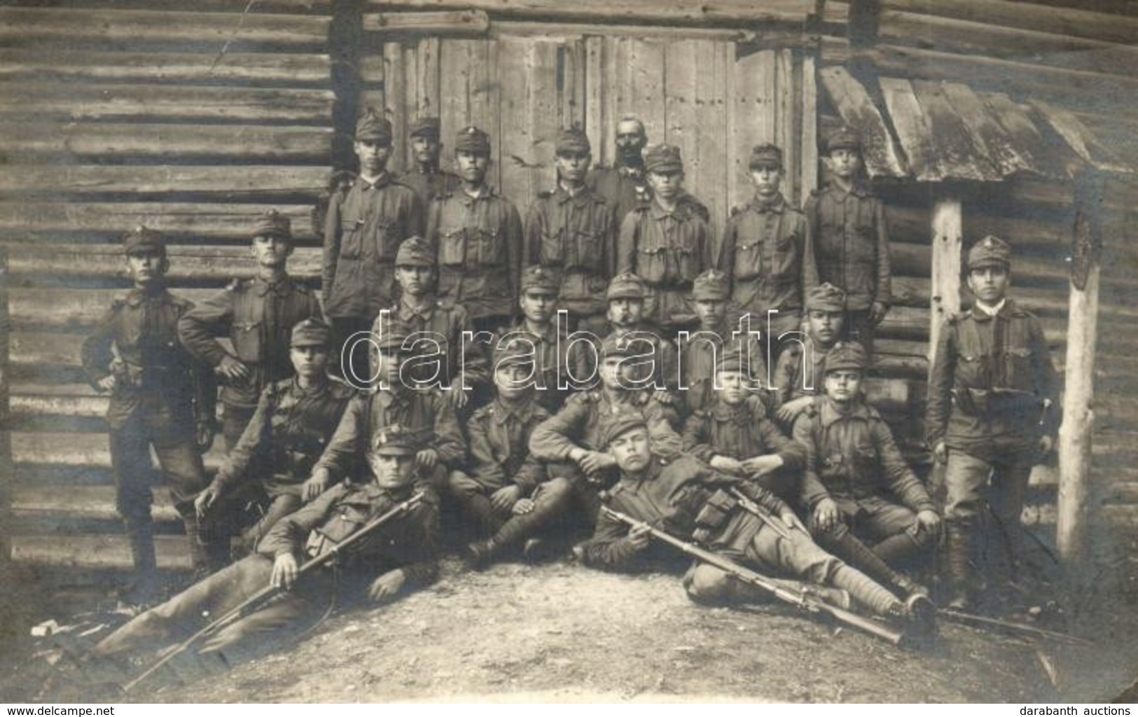 T2/T3 1918 Cs. és Kir. 588. Kiképzőcsoport Katonáinak Csoportképe / WWI K.u.K. Div. Ausbildungsgruppe, Soldiers' Group P - Non Classificati