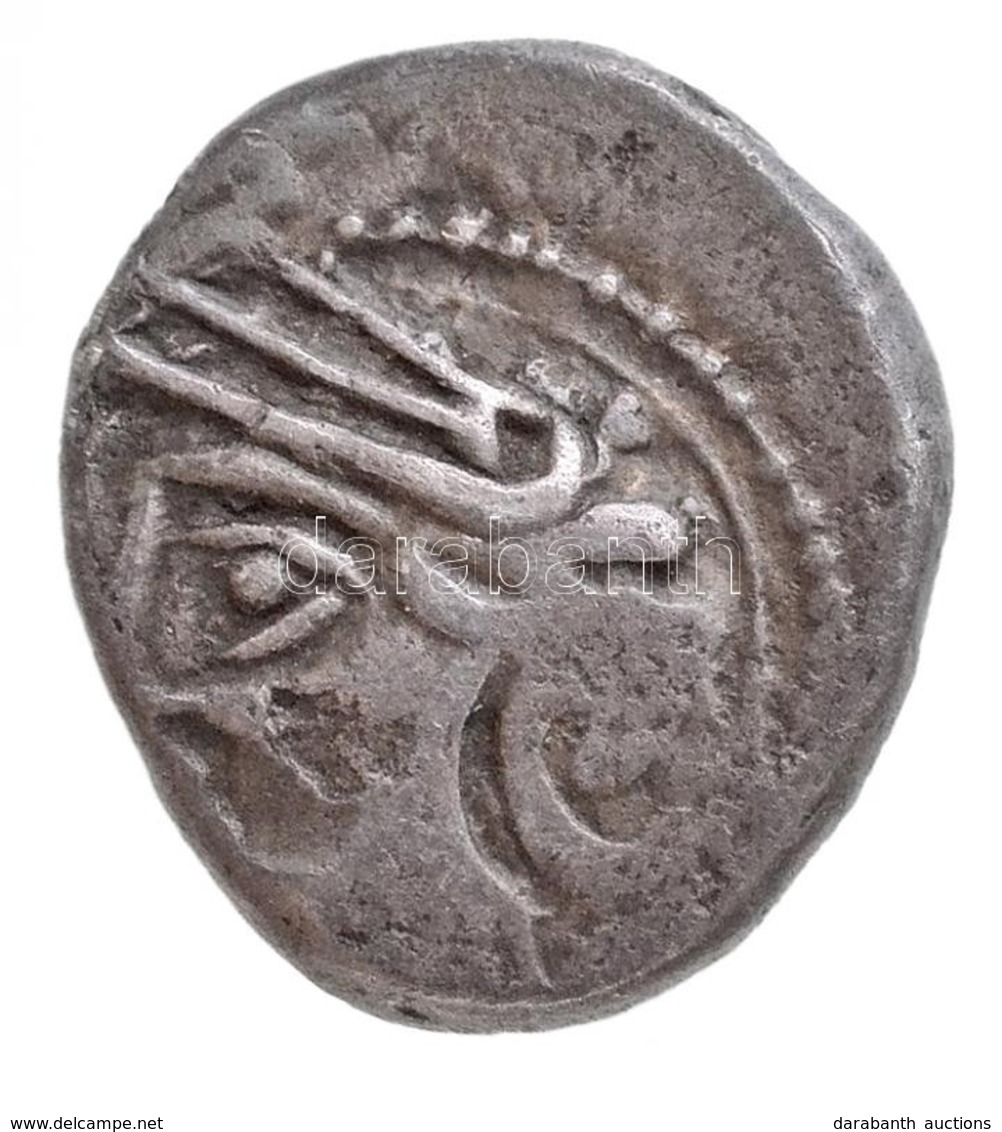 Kelták / Gallia Kr. E. ~II-I. Század Ag Római Quinarius Imitációja (1,91g) T:2-
Celtic Tribes / Gaul 2nd-1st Century BC  - Non Classificati