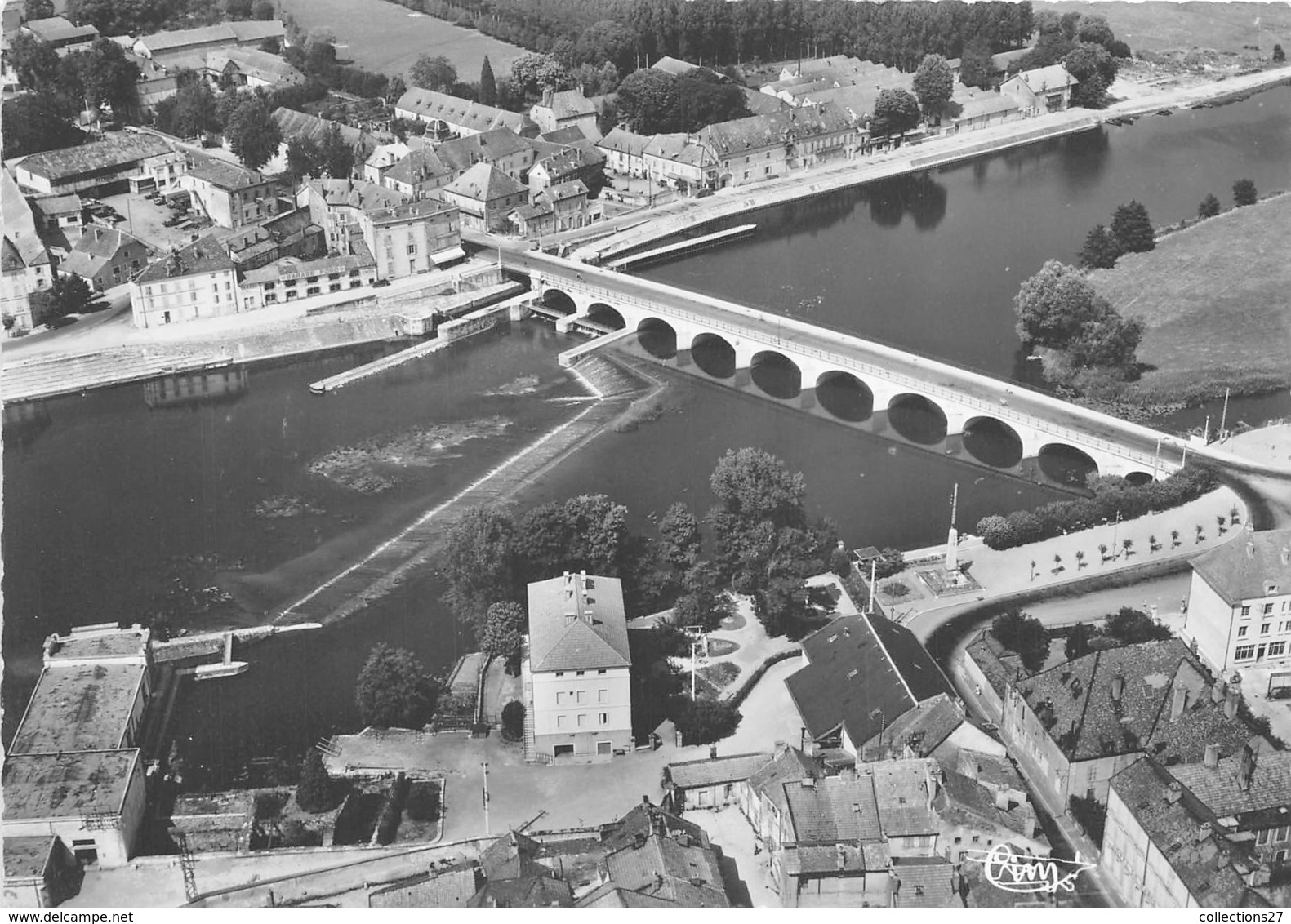 70-GRAY- VUE AERIENNE - Gray