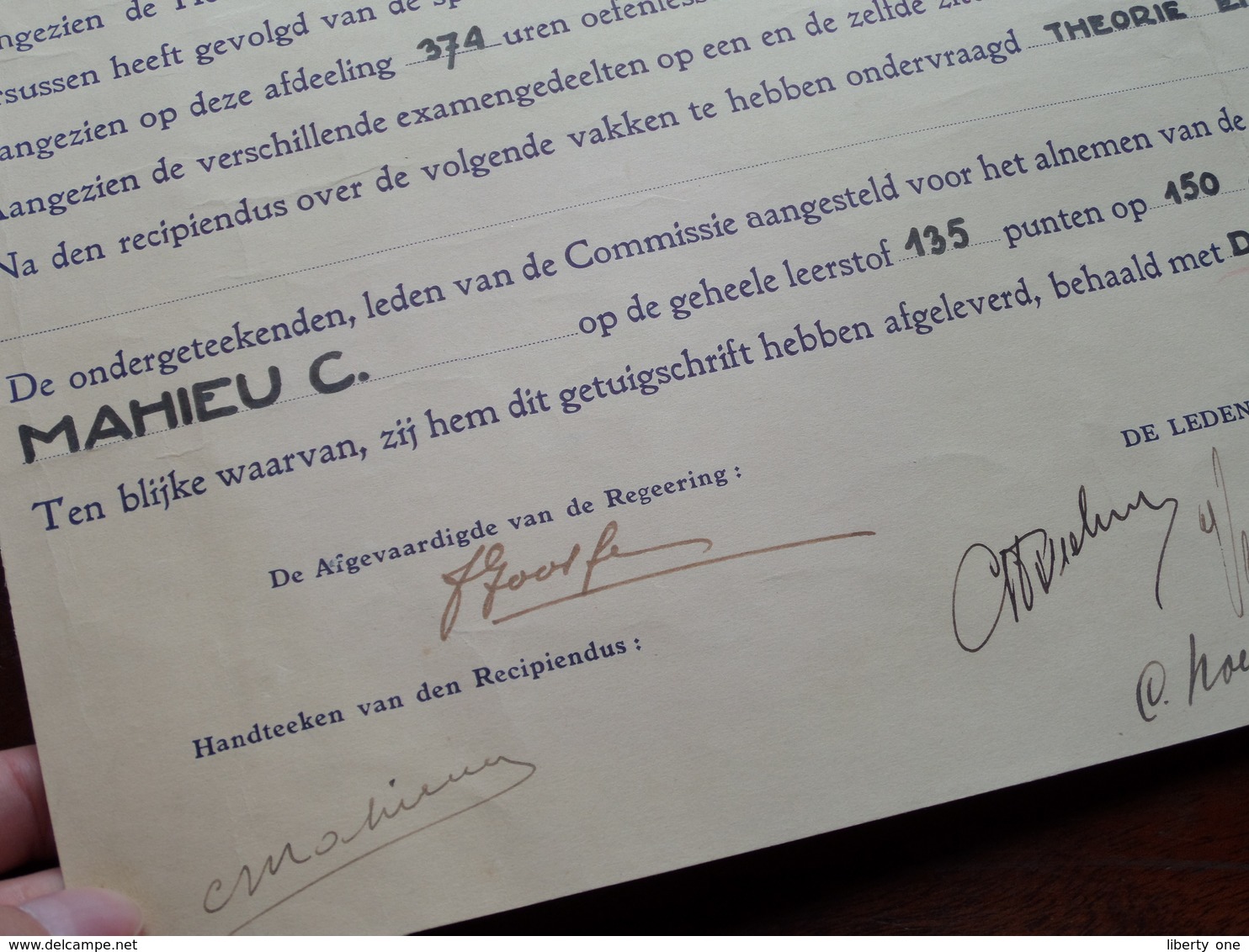 Diploma Van TECHNISCH CONDUCTEUR Vrijë Vak- En Nijverheidsschool Londenstraat Antwerpen 1942 > MAHIEU ( Zie Foto's ) ! - Diplômes & Bulletins Scolaires