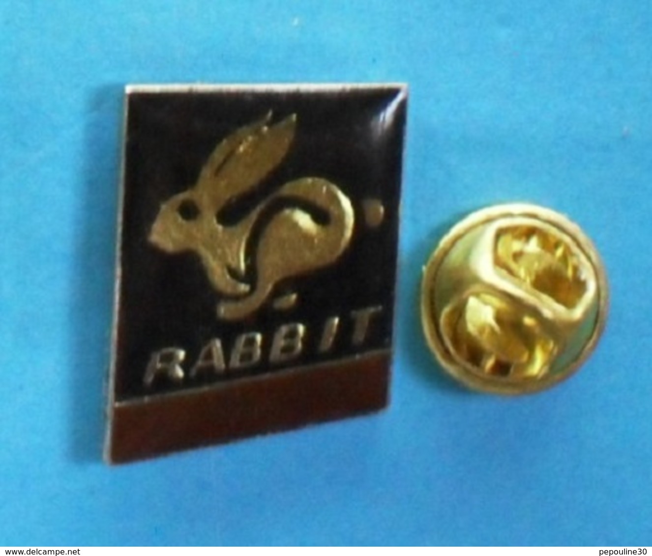 1 PIN'S //   ** VOLKSWAGEN / GOLF // RABBIT **