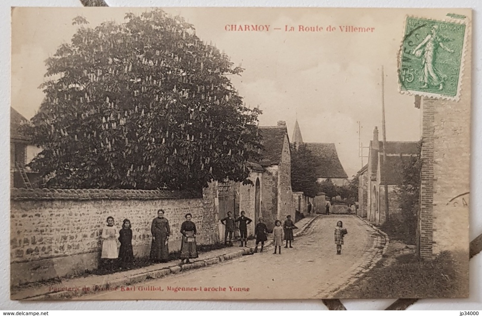 CHARMOY (89) Route De Villemer. Petite Animation - Charmoy