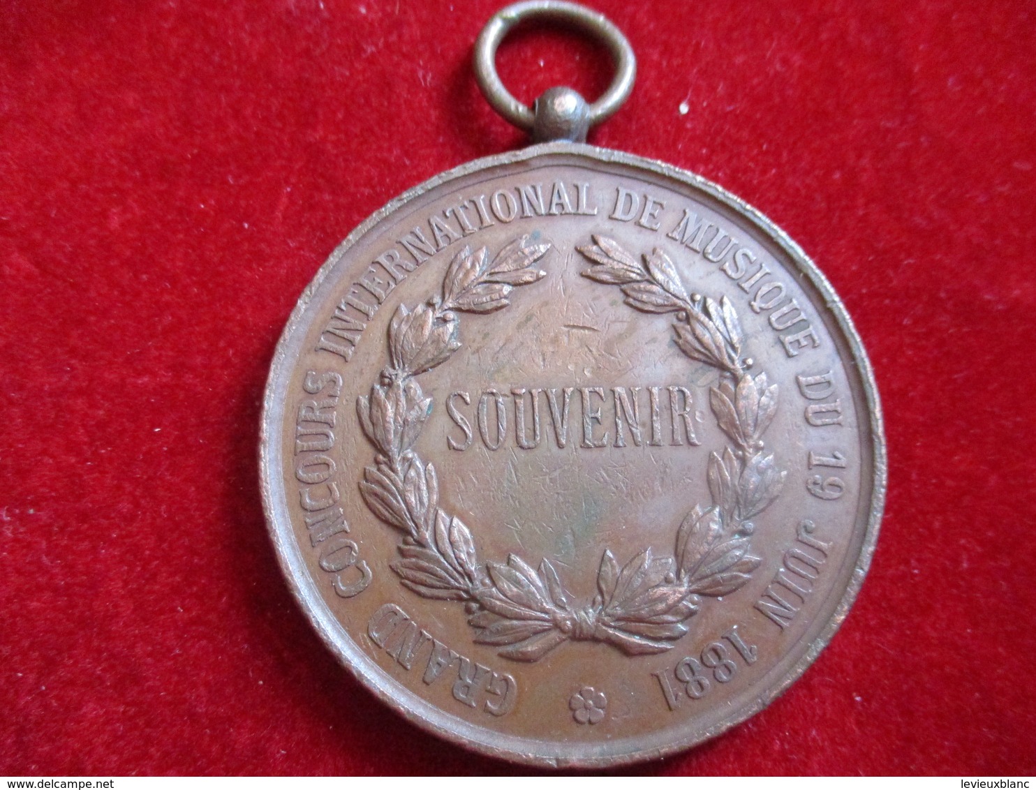 Médaille Souvenir Ville De VERSAILLES/ Grand Concours International De Musique/1881             MED289 - Altri Oggetti