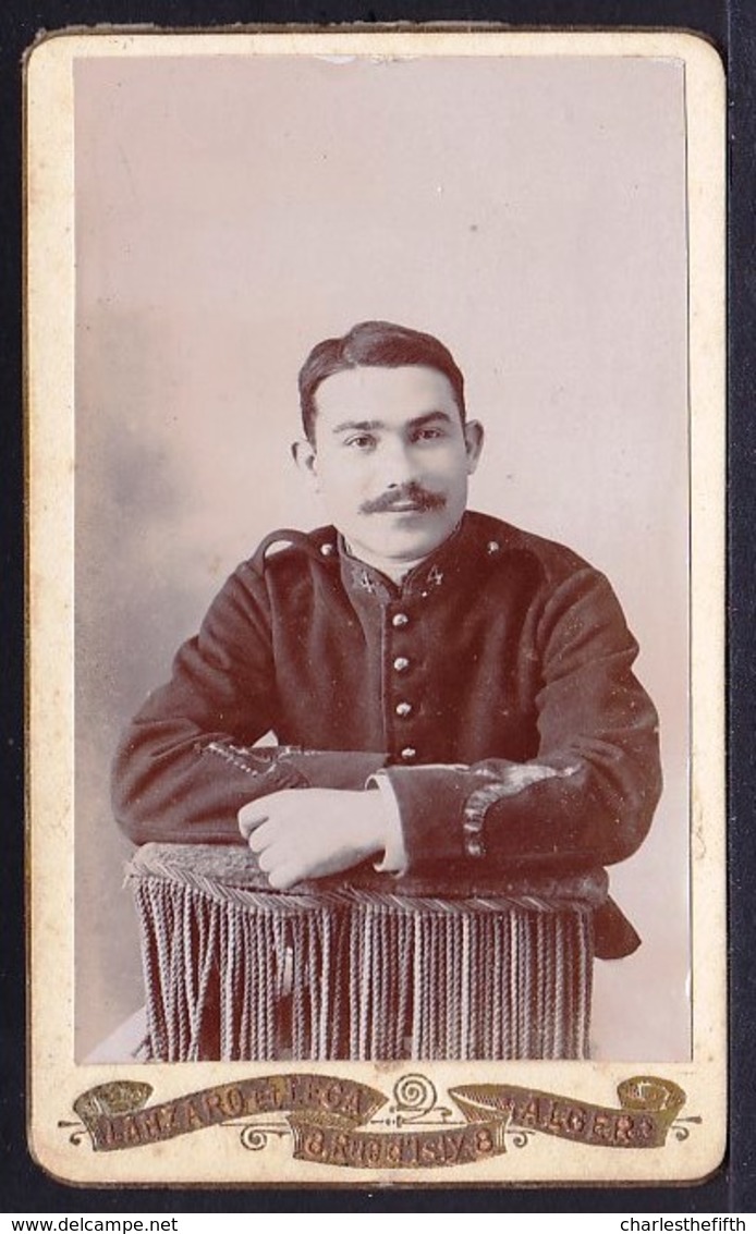 VIEILLE PHOTO CDV MILITAIRE - SOLDAT FRANCAIS DU 4ème REGIMENT à ALGER ( Légion ?)  - PHOTO LANZARO De ALGER - Oud (voor 1900)