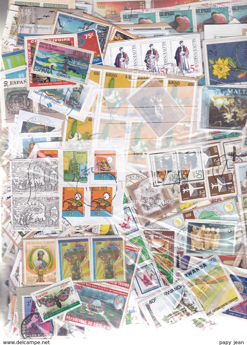 1 Kg TIMBRES MONDE - Petits Et Grands Formats-  Sur Fragments - En Provenance Des Missions - Vrac (min 1000 Timbres)