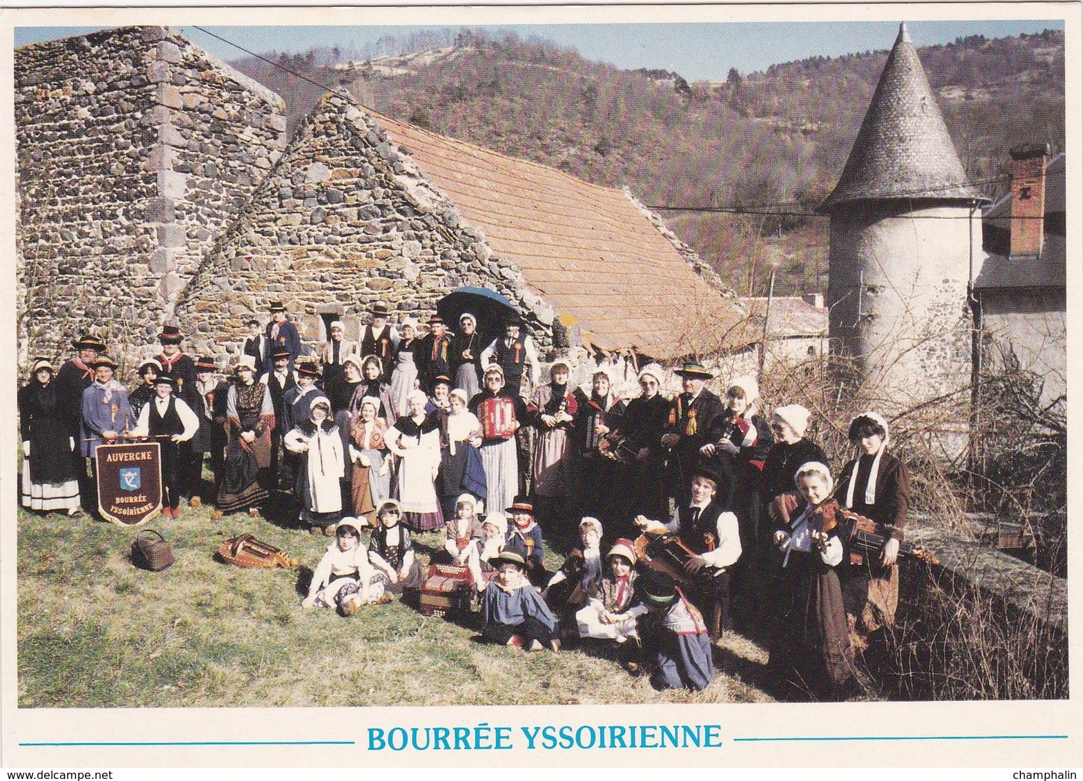 Bourrée Yssoirienne - Groupe Folklorique Auvergnat - Issoire - Costumes Traditionnels - Vielle - Cornemuse - Accordéon - Issoire