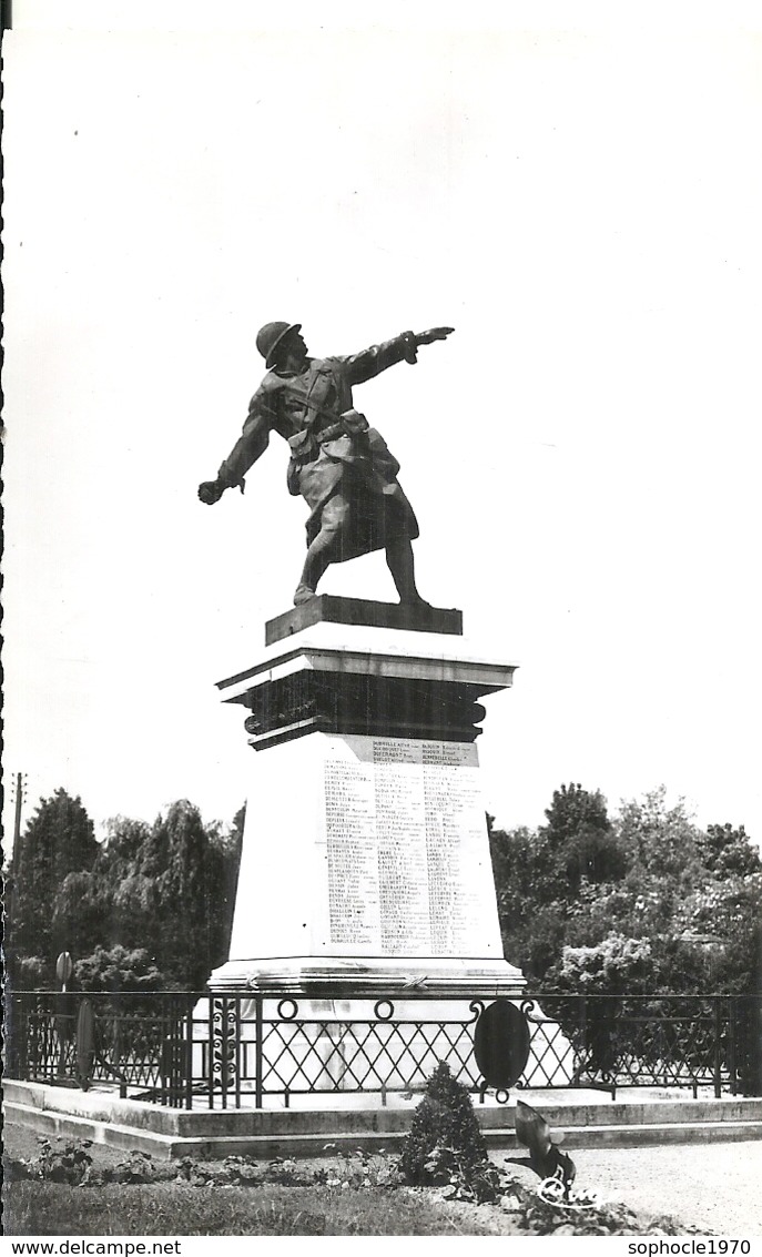 NORD - 59 - LAMBERSART Près De Lille  - CPSM PF NB - Monument Aux Morts - Lambersart