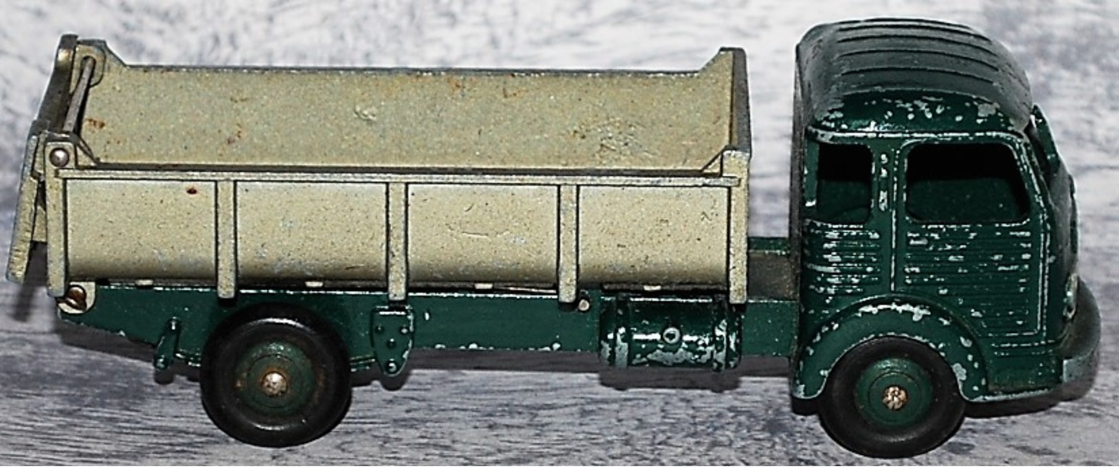 BENNE BASCULANTE SIMCA "Cargo" DINKY TOY - Dinky