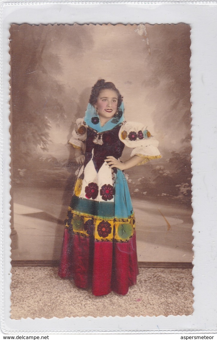 NIÑA GIRL FILLE DISFRAZ DISGUISE FOLK DRESSED COLORISE CIRCA 1900's-. BLEUP - Fotografie