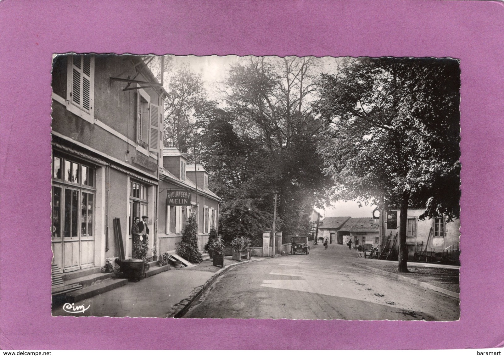 03 BEAULON Un Coin De La Place Boulangerie MELIN - Autres & Non Classés