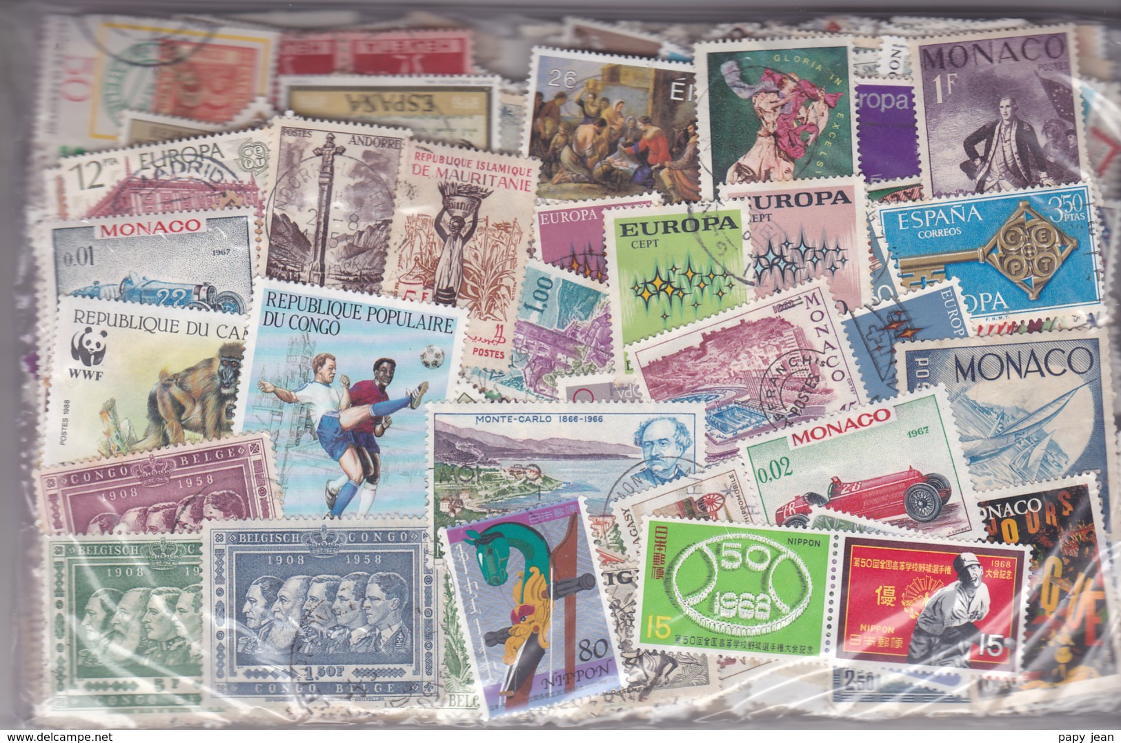 100 Grs TIMBRES MONDE - Petits Et Grands Formats-  Décollés - En Provenance Des Missions - Vrac (min 1000 Timbres)