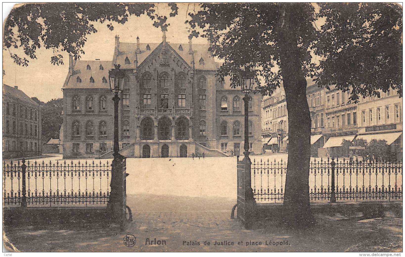 ARLON - Palais De Justice Et Place Léopold - Arlon