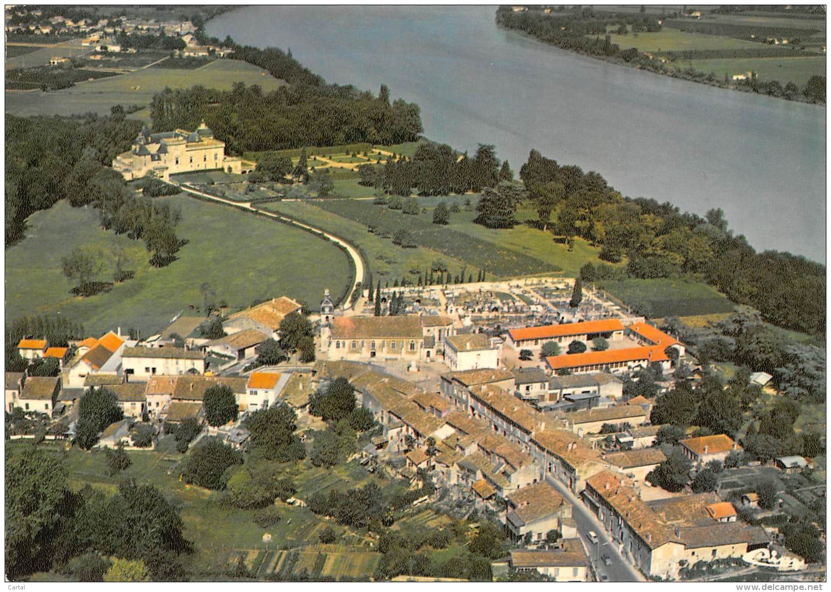 CPM - 33 - VAYRES - Vue Générale Aérienne Et Perspective Sur La Vallée De La Dordogne - Autres & Non Classés