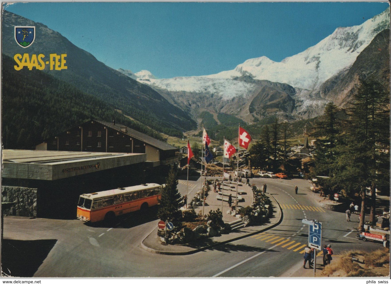 Saas-Fee - Postplatz Mit Allalinhorn, Feegletscher, Alphubel Und Täschhorn, Postauto - Täsch