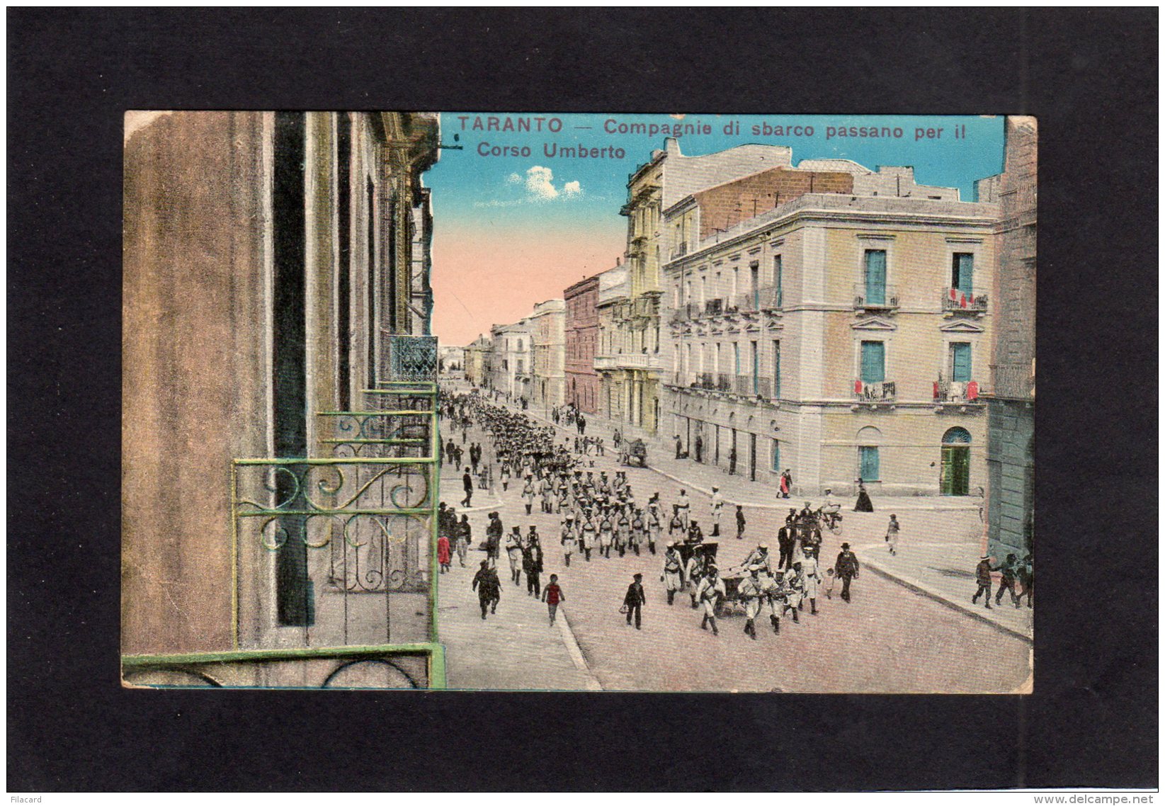 79308    Italia,   Taranto,  Compagnie Di Sbarco Passano Par Il Corso  Umberto,  VGSB  1918 - Taranto