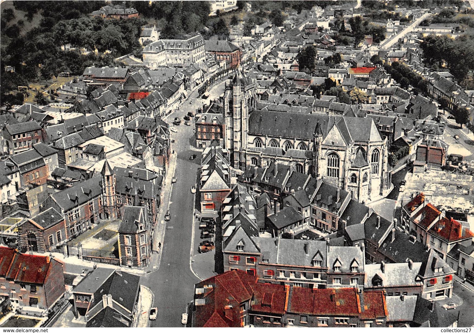 76-AUMALE- VUE GENERALE DE L'HÔTEL DE VILLE DE L'EGLISE ET DU CENTRE - Aumale