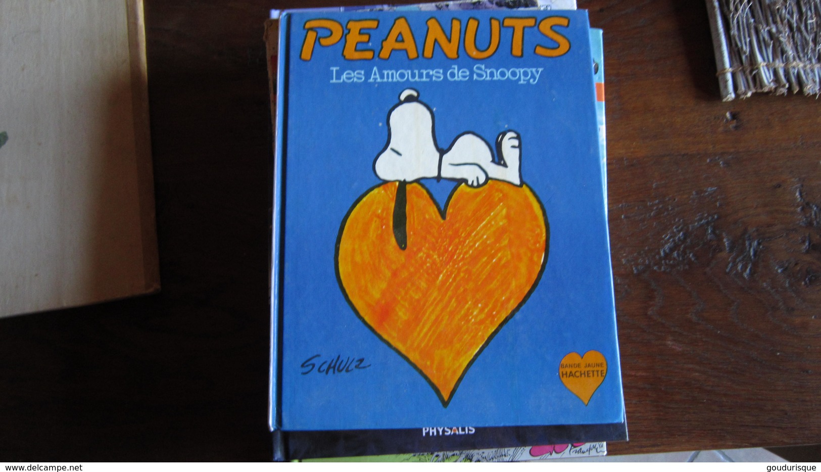 EO SNOOPY  PEANUTS LES AMOURS DE SOOPY    SCHULZ    HACHETTE - Peanuts