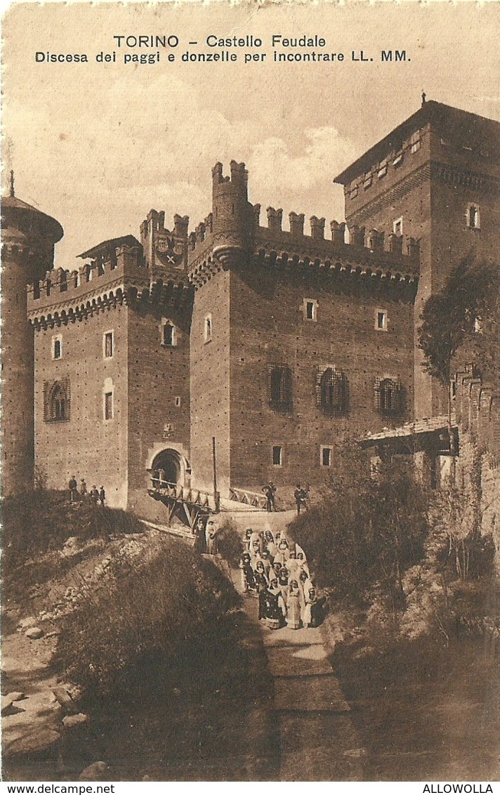 1072 " TORINO-CASTELLO FEUDALE-DISCESA DEI PAGGI E DONZELLE PER INCONTRARE LL.MM. " CARTOLINA POST. ORIG. NON SPEDITA - Castello Del Valentino