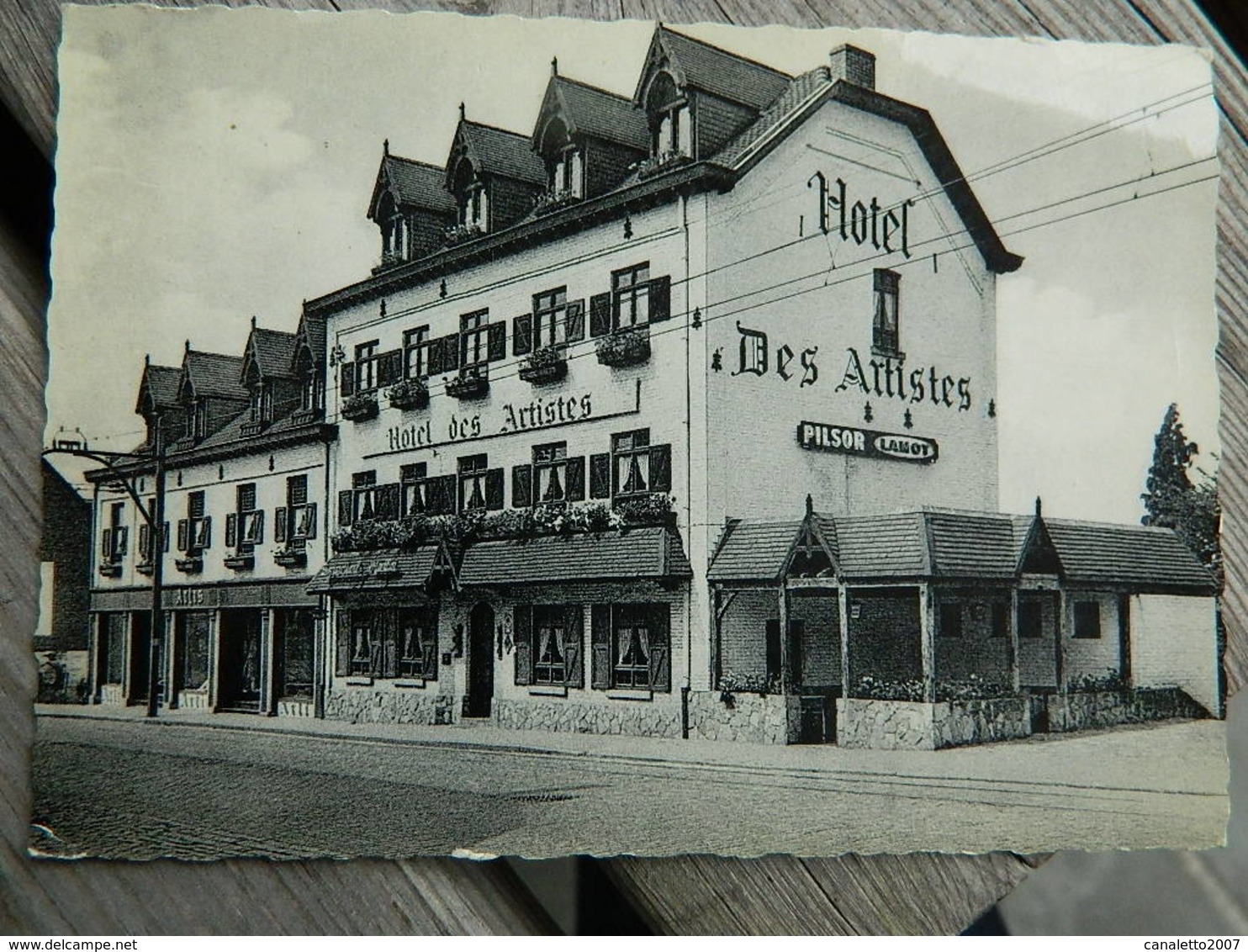 GENK: HOTEL DES ARTISTES -PROPRIETAIRE GERITS  FACADE - Genk