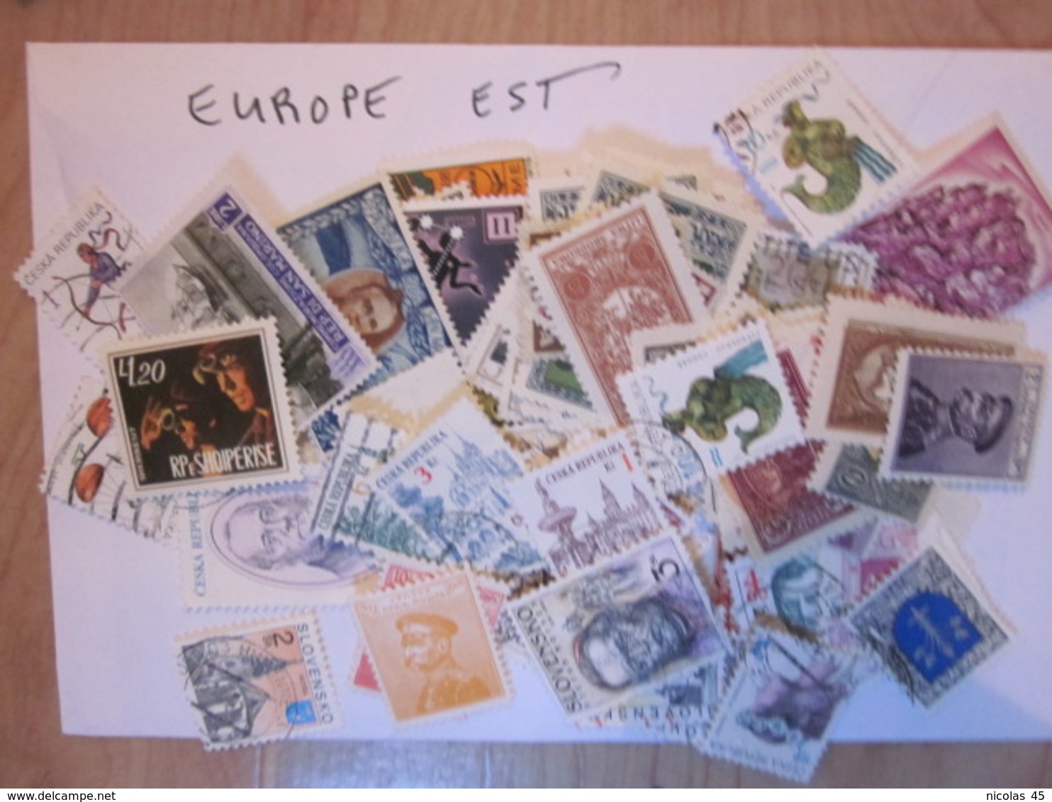 Énorme lot de timbres du monde (voir description)  A saisir