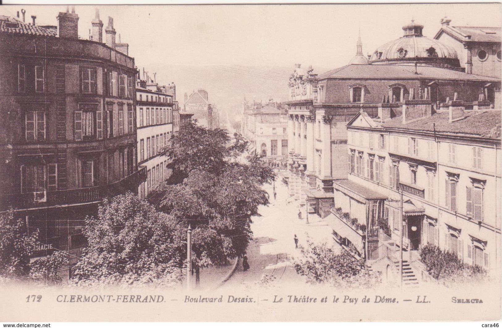 CPA -   172.  CLERMONT FERRAND Boulevard Desaix LE THEATRE ET LE PUY DE DOME - Clermont Ferrand