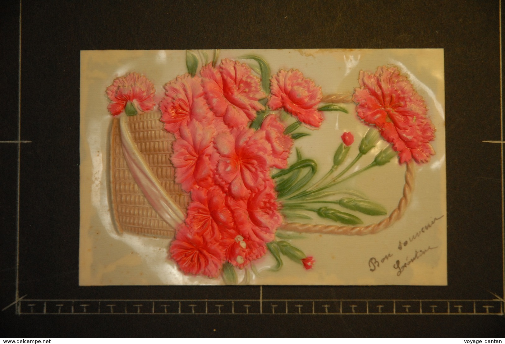 CP, Carte En Celluloid Ajout Decoupi Fleurs Relief  Peinte A La Main - Cartoline Porcellana